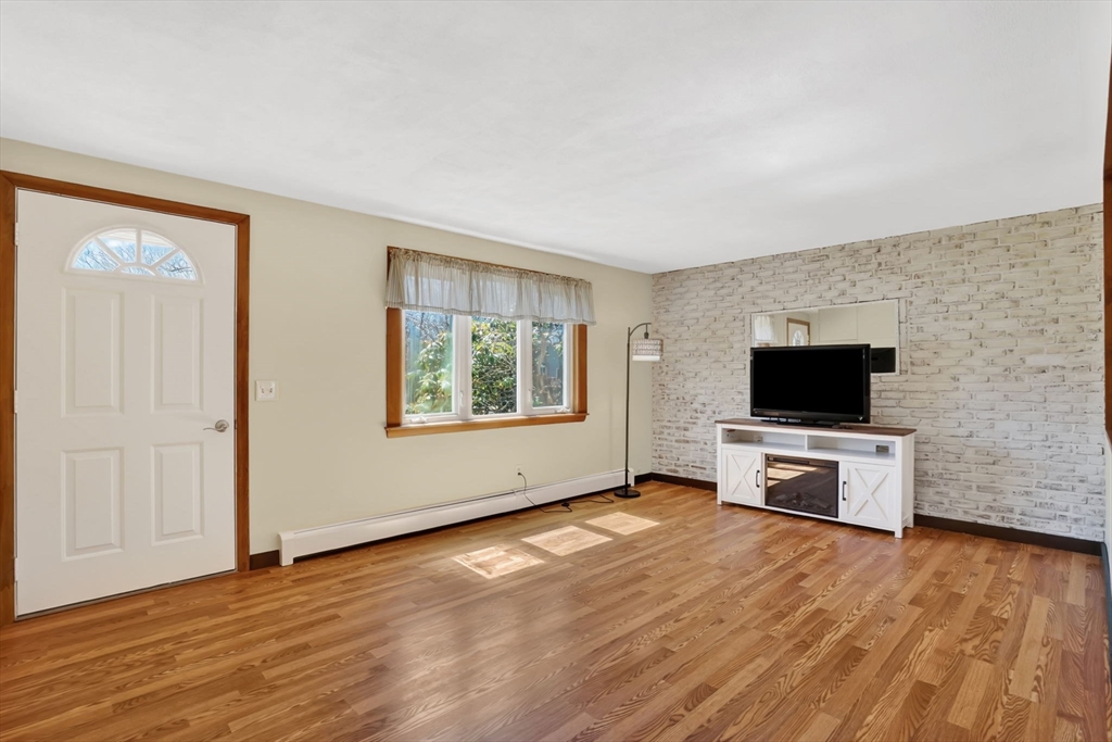 70 Quentin Road Springfield, MA 01129 - Photo 10 of 42