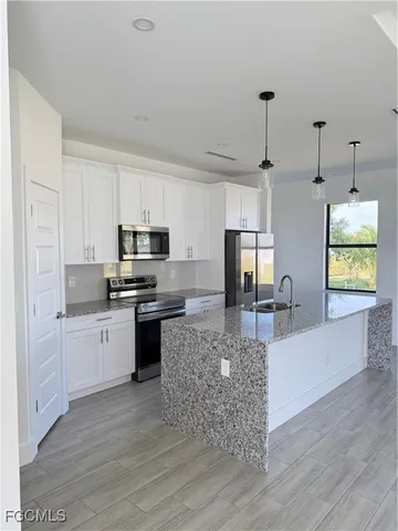 $2,000 | 4108 20th Street Southwest, Lehigh Acres, FL 33976