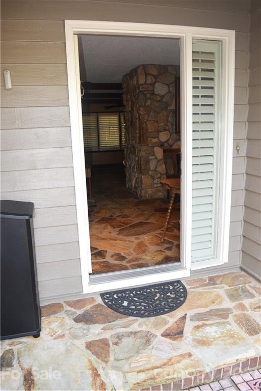 18 Shipmaster Court Lake Wylie, SC 29710 - Photo 4 of 34