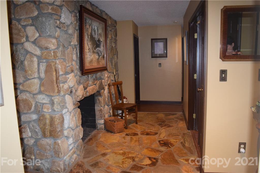 18 Shipmaster Court Lake Wylie, SC 29710 - Photo 5 of 34