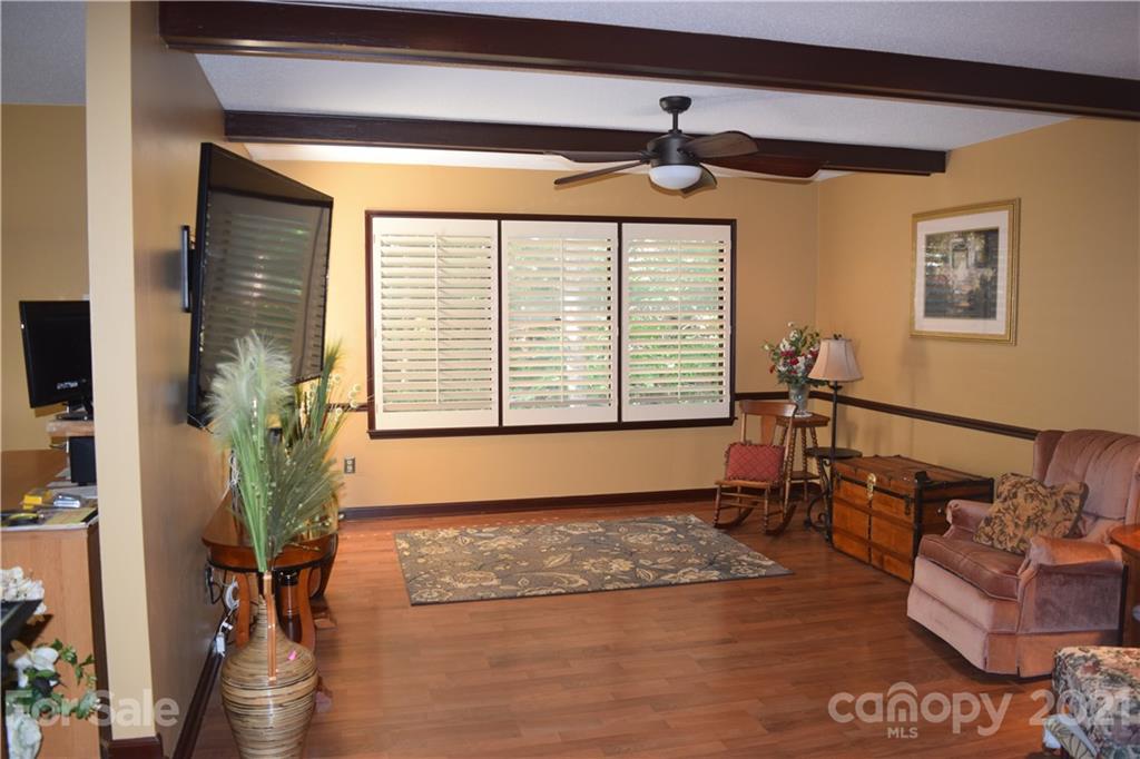 18 Shipmaster Court Lake Wylie, SC 29710 - Photo 8 of 34 a living room with furniture and a window