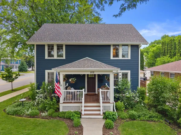 $699,900 | 102 Woodland Lane, Oconomowoc, WI 53066