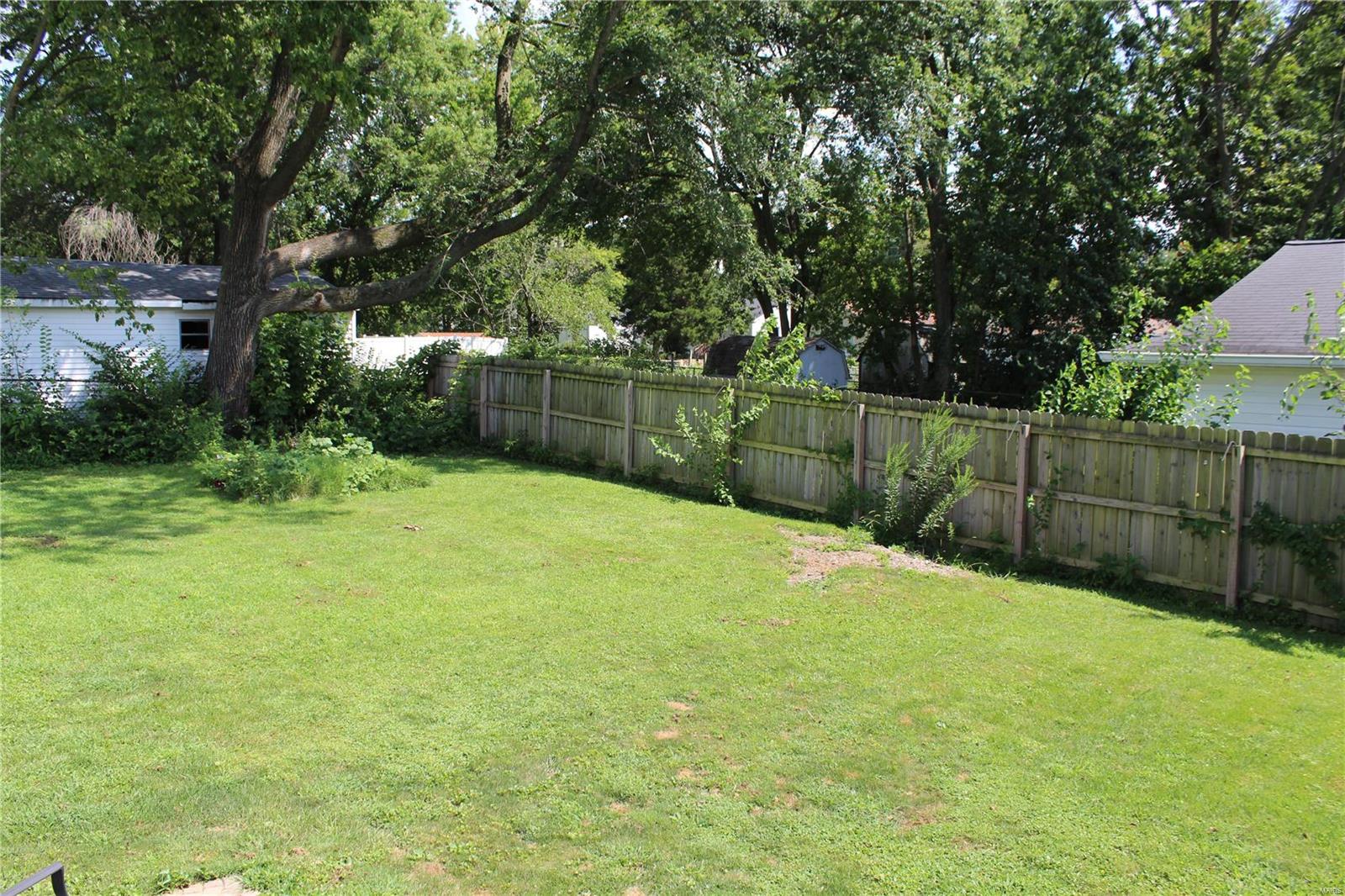 2276 Ashby Road St. Louis, MO 63114 - Photo 10 of 16 Gallery Image 10