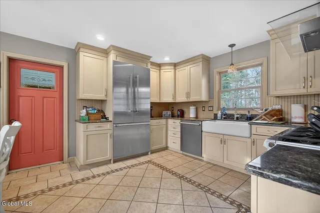 $589,000 | 531 Delaware Avenue, Bethlehem, NY 12054