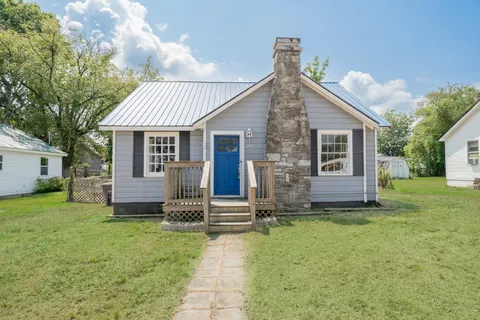 $164,999 | 206 Davidson Street West, Fayetteville, TN 37334