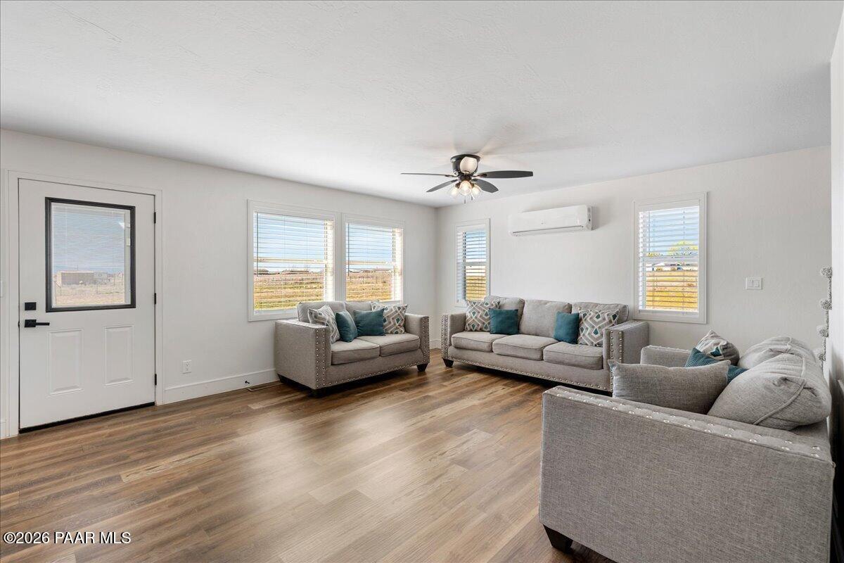 25090 North High Desert Road Paulden, AZ 86334 - Photo 15 of 43 Living Room