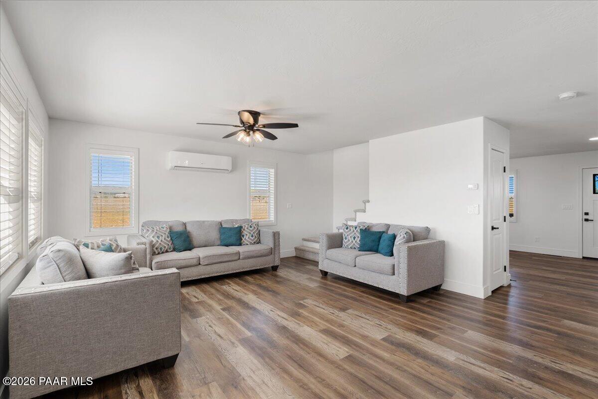 25090 North High Desert Road Paulden, AZ 86334 - Photo 16 of 43 Living Room