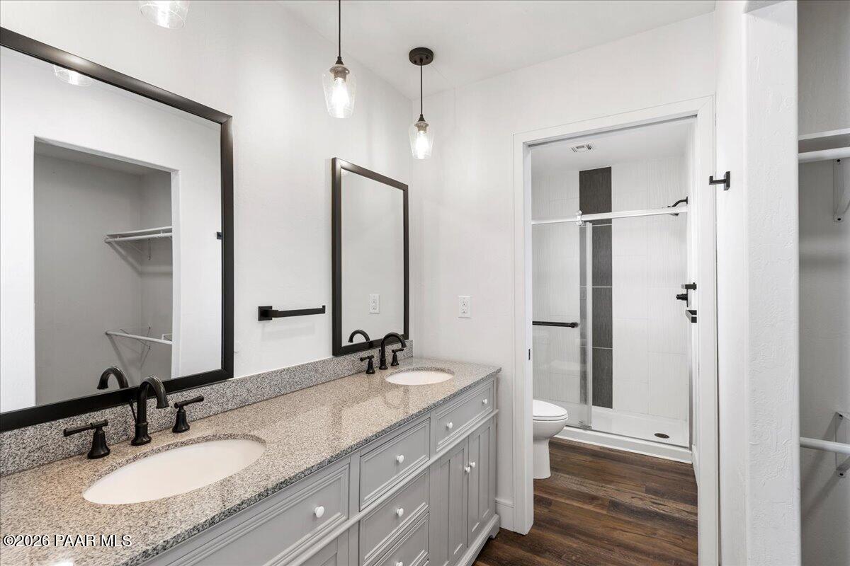 25090 North High Desert Road Paulden, AZ 86334 - Photo 26 of 43 Primary Bathroom