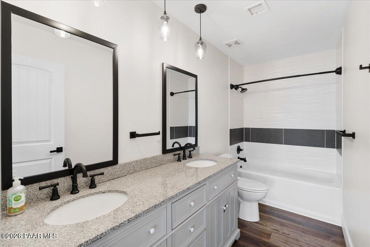 25090 North High Desert Road Paulden, AZ 86334 - Photo 31 of 43 Upstairs Bathroom