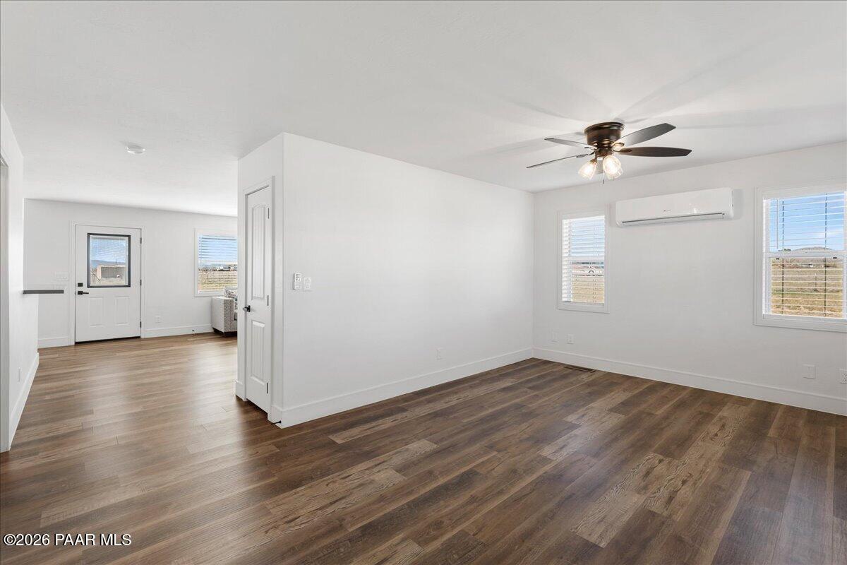25090 North High Desert Road Paulden, AZ 86334 - Photo 6 of 43 Family Room