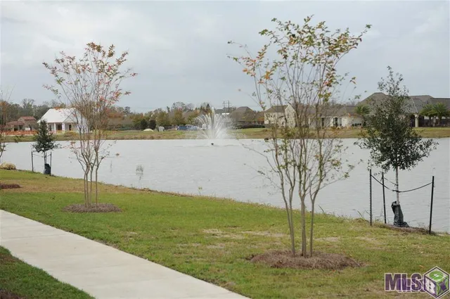 $2,300 | 3143 Cypress View Lane, Baton Rouge, LA 70810