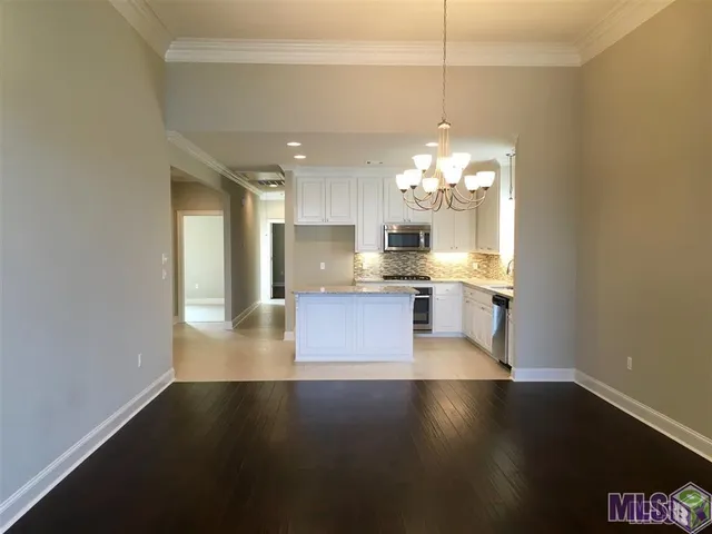 $2,300 | 3143 Cypress View Lane, Baton Rouge, LA 70810