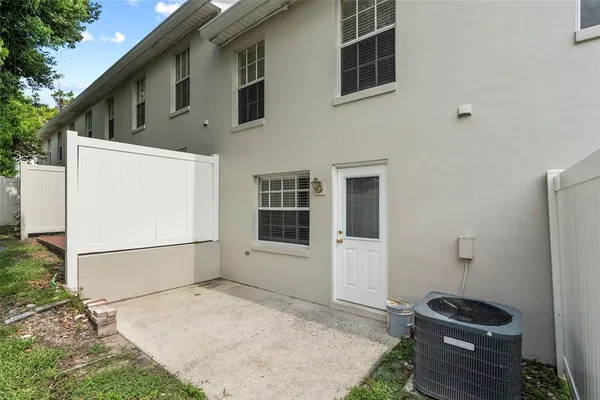 $1,600 | 37308 Embassy Park Court, Dade City, FL 33525