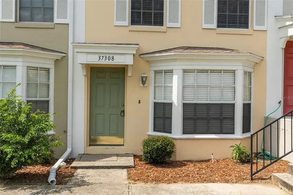 $1,600 | 37308 Embassy Park Court, Dade City, FL 33525