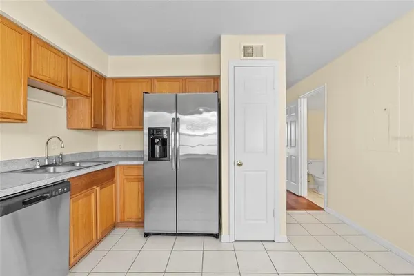 $1,600 | 37308 Embassy Park Court, Dade City, FL 33525