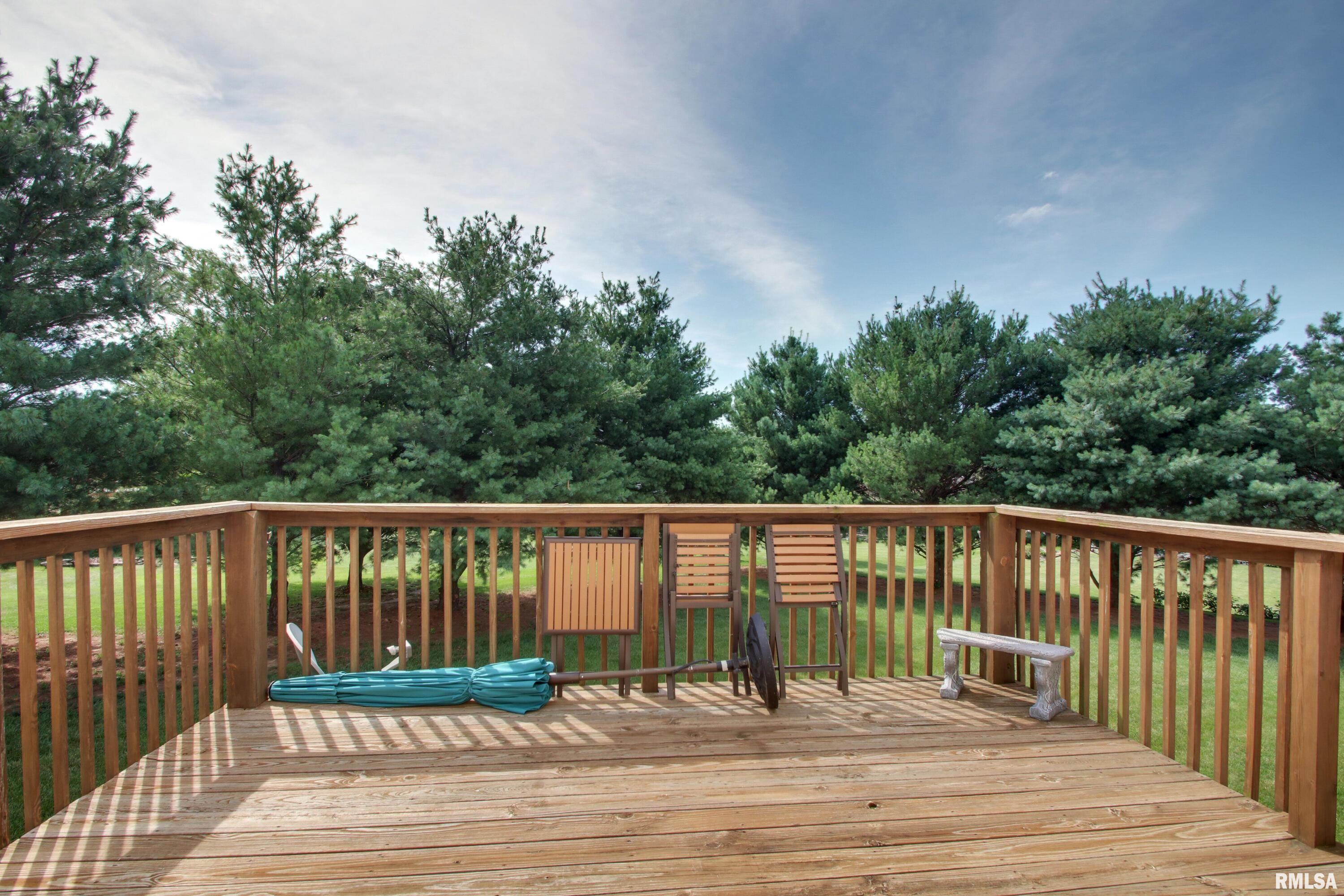 3204 Wynridge Road Quincy, IL 62305 - Photo 3 of 37 Gallery Image 3