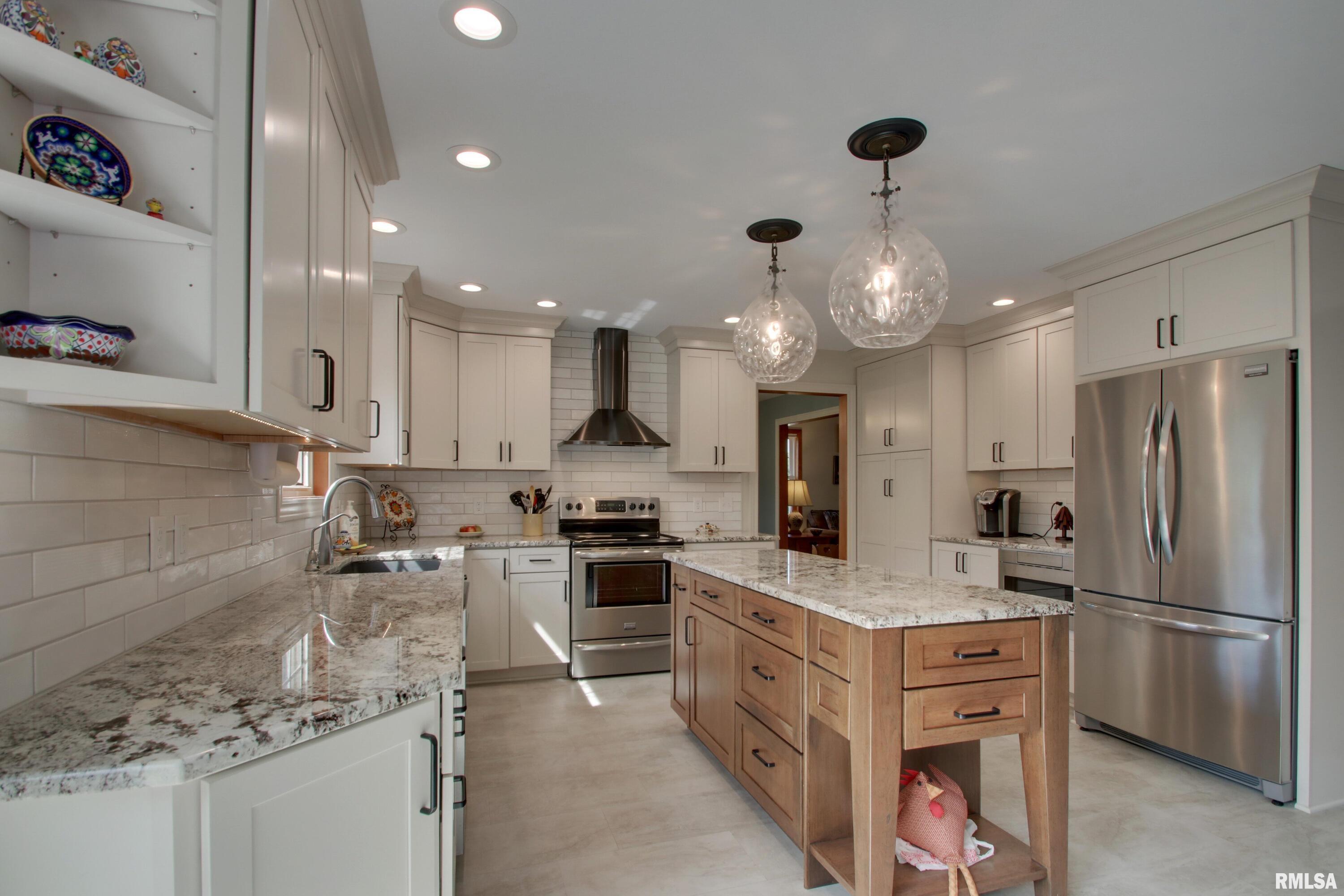 3204 Wynridge Road Quincy, IL 62305 - Photo 8 of 37 Gallery Image 8