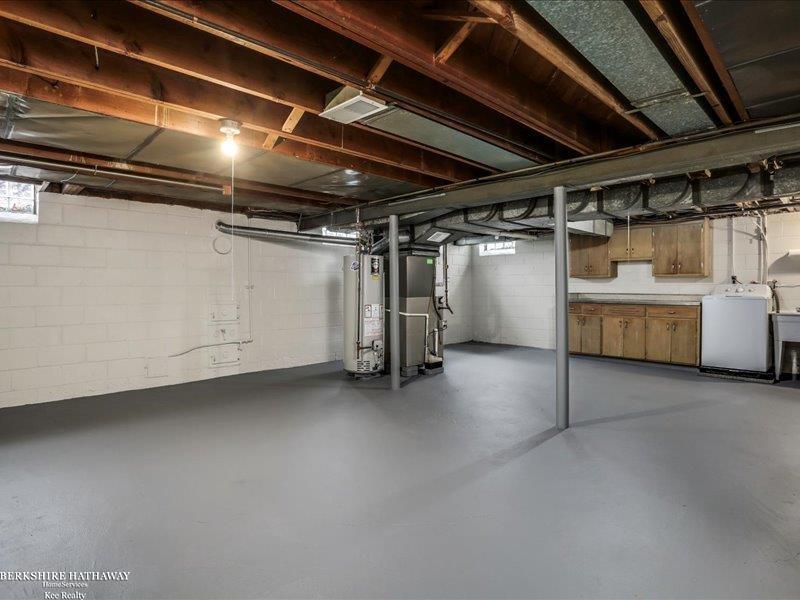 858 Trombley Road Grosse Pointe, MI 48230 - Photo 51 of 54 50144869-ffa2aef5-e678-4dac-8c20-9d7b3f4b2d3c.JPG