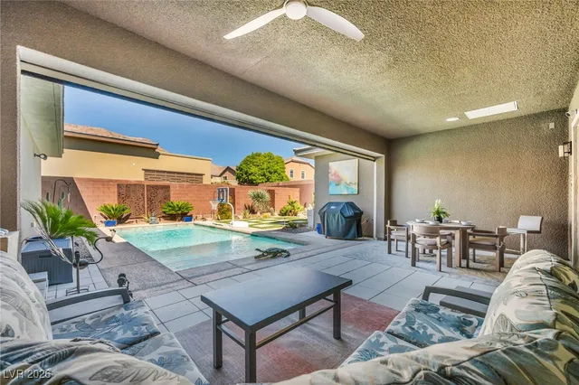 $4,695 | 10018 Regency Square Avenue, Las Vegas, NV 89148