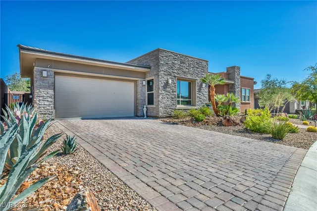 $4,695 | 10018 Regency Square Avenue, Las Vegas, NV 89148