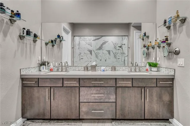 $4,695 | 10018 Regency Square Avenue, Las Vegas, NV 89148