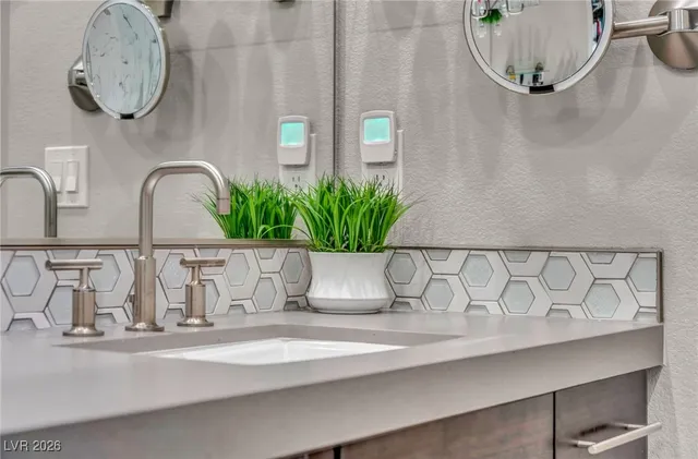 $4,695 | 10018 Regency Square Avenue, Las Vegas, NV 89148