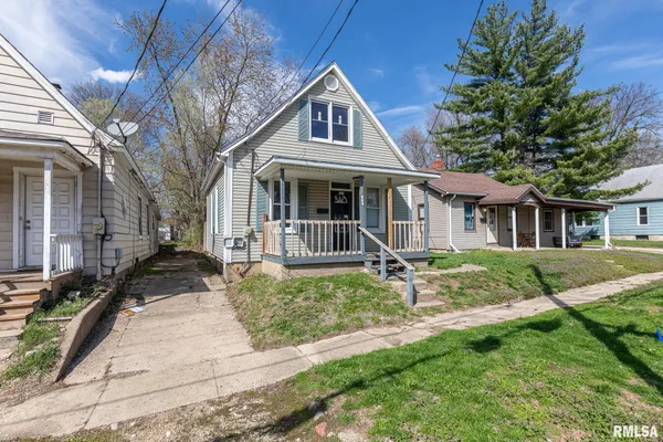 $49,900 | 929 West Brons Avenue, Peoria, IL 61604