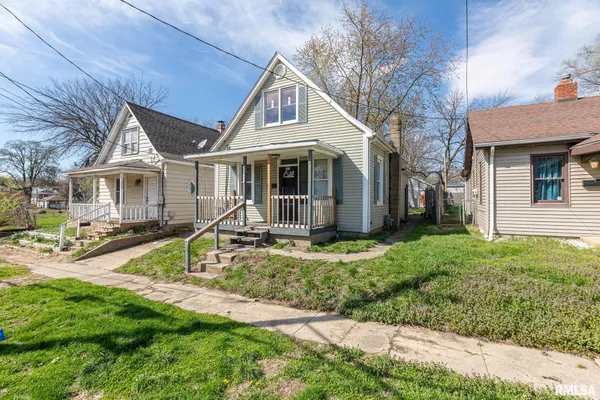 $49,900 | 929 West Brons Avenue, Peoria, IL 61604