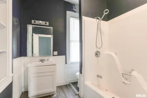 $49,900 | 929 West Brons Avenue, Peoria, IL 61604