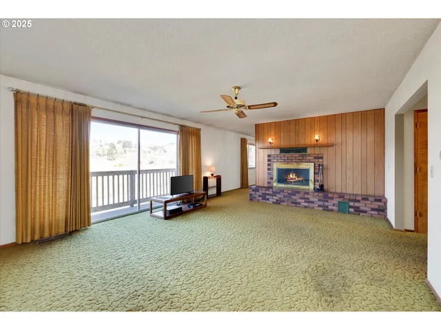 $998,000 | 31339 Northeast Corral Creek Road, Newberg, OR 97132