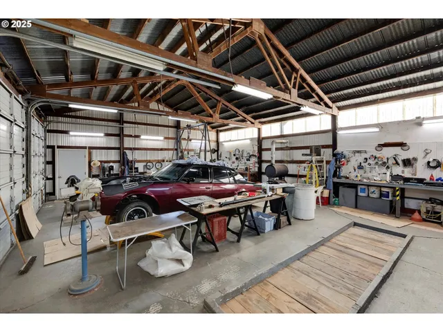 $998,000 | 31339 Northeast Corral Creek Road, Newberg, OR 97132