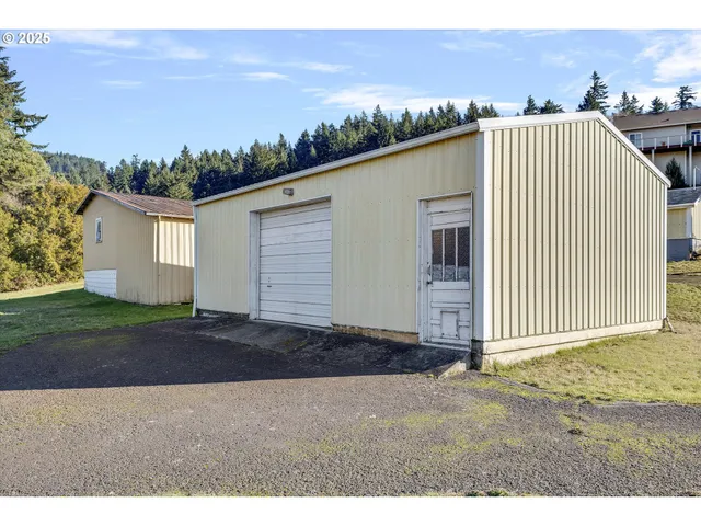 $998,000 | 31339 Northeast Corral Creek Road, Newberg, OR 97132