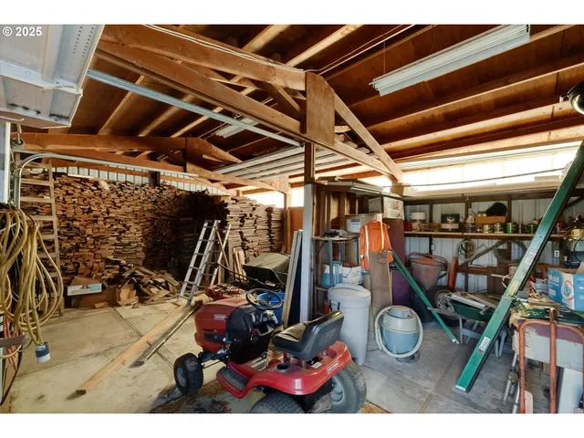 $998,000 | 31339 Northeast Corral Creek Road, Newberg, OR 97132