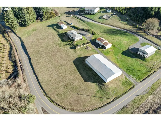 $998,000 | 31339 Northeast Corral Creek Road, Newberg, OR 97132