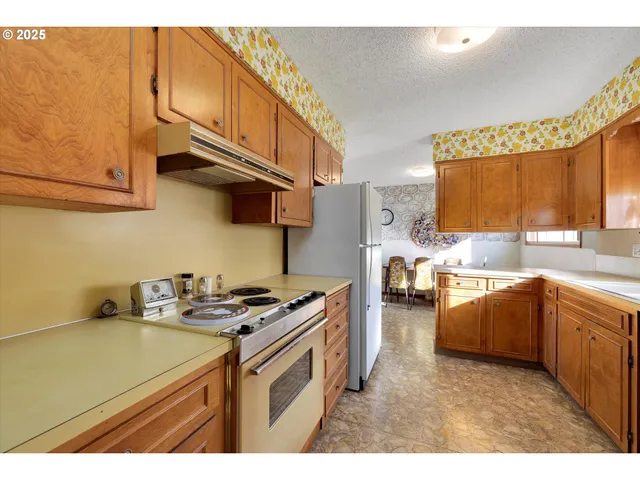 $998,000 | 31339 Northeast Corral Creek Road, Newberg, OR 97132