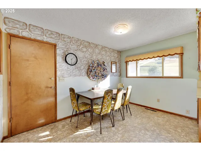 $998,000 | 31339 Northeast Corral Creek Road, Newberg, OR 97132