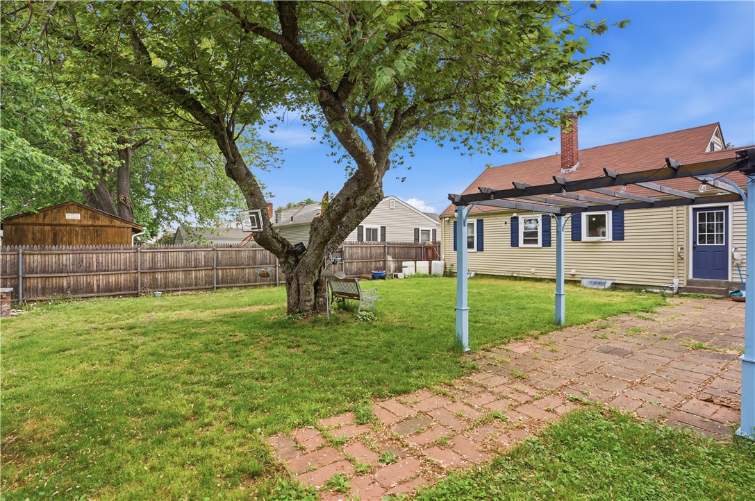 143 Balch Street Pawtucket, RI 02861 - Photo 3 of 22