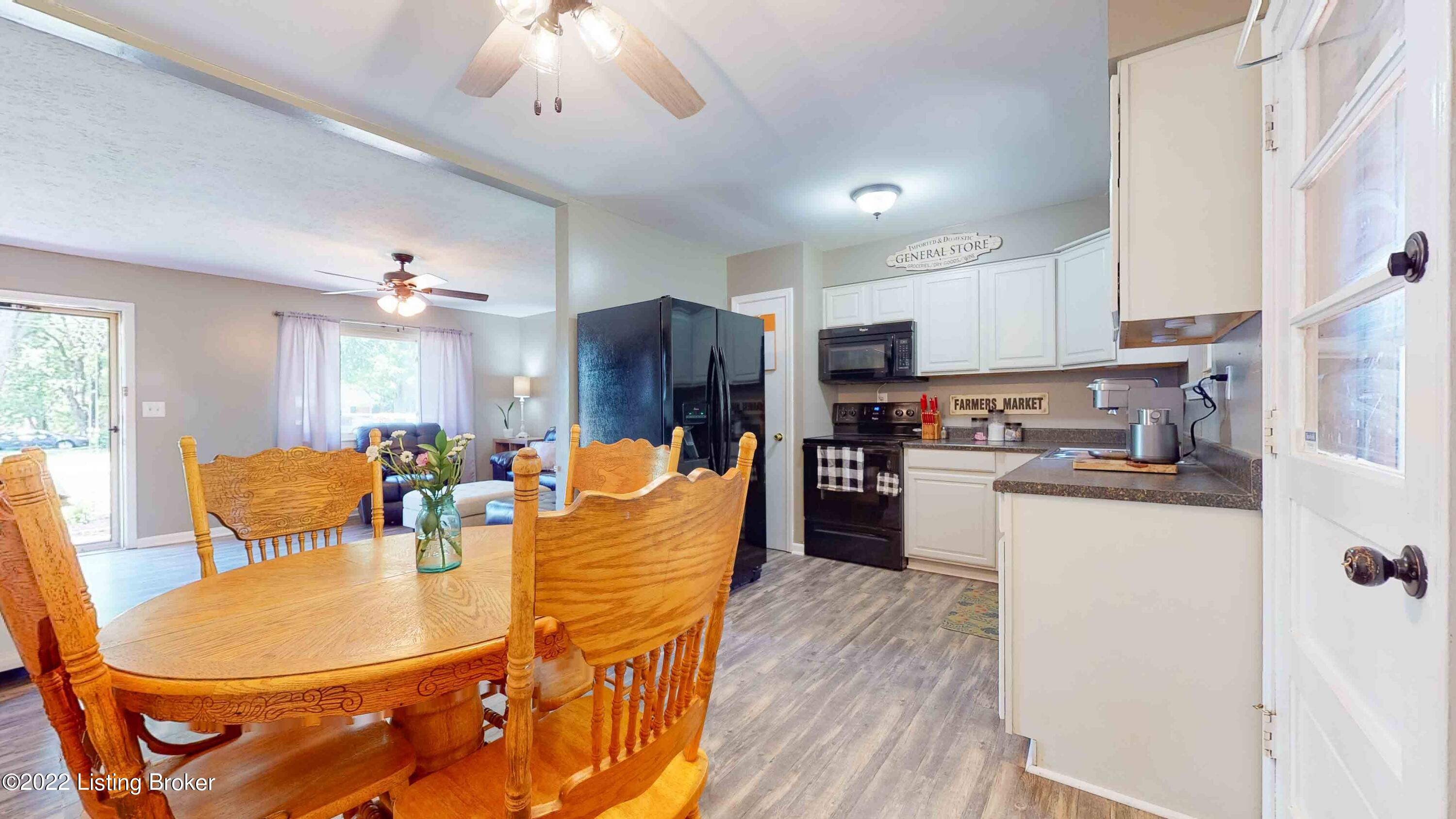 11105 Torrington Road Louisville, KY 40272 - Photo 9 of 33 11105-Torrington-Rd-14