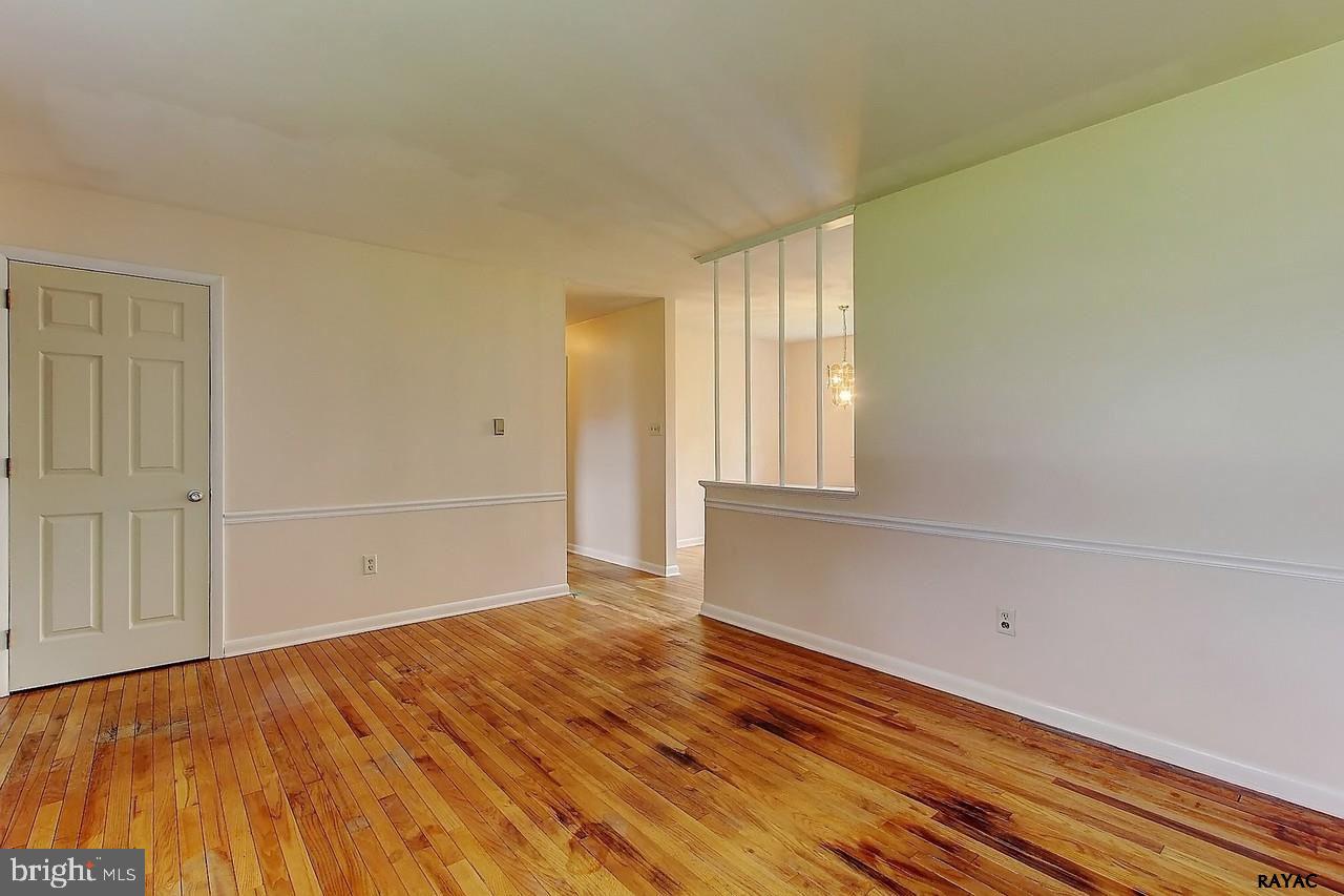 3439 Messersmith Road York, PA 17408 - Photo 4 of 25 Gallery Image 4