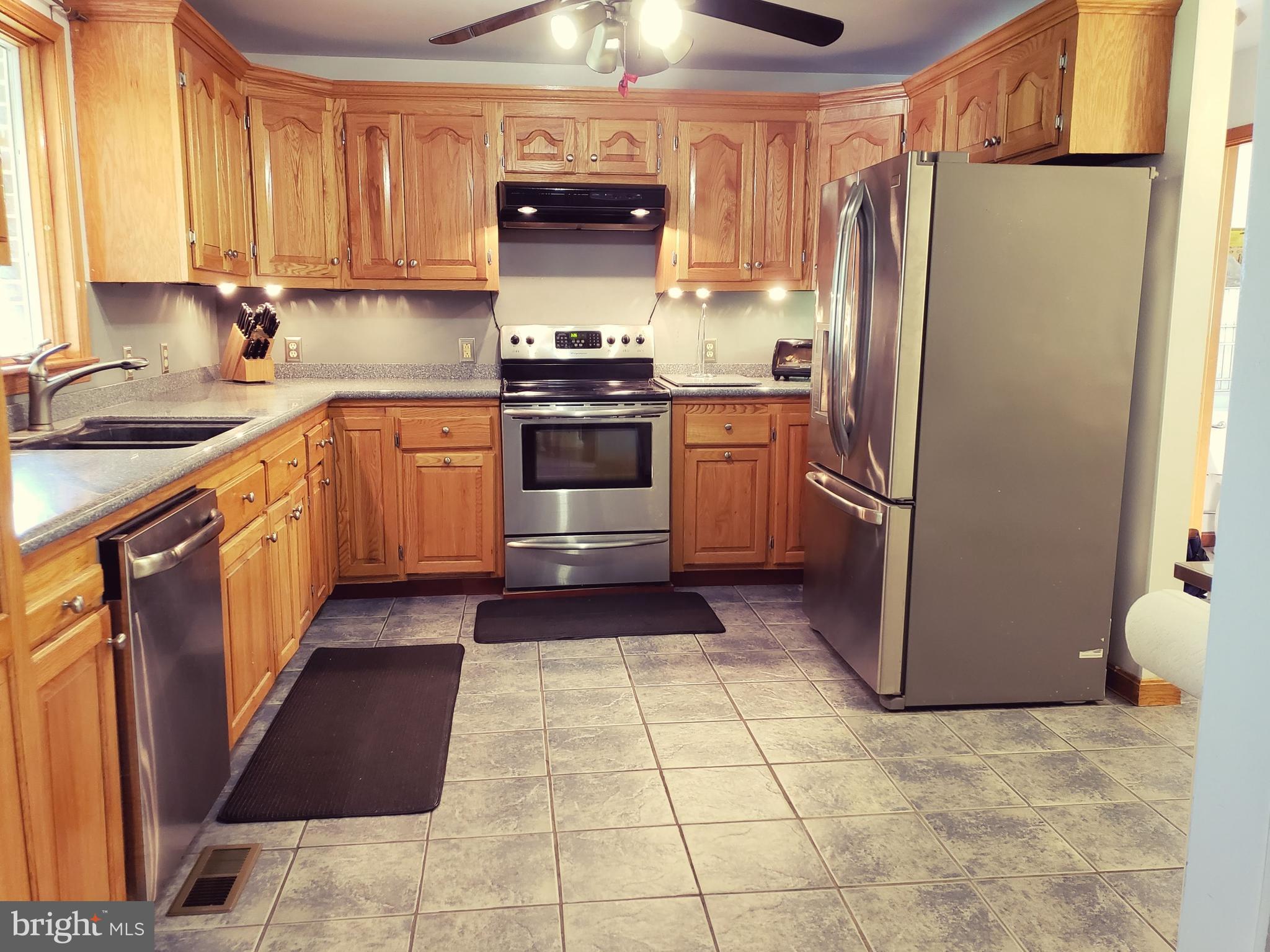 25 Blake Road Elkton, MD 21921 - Photo 2 of 19 Kitchen