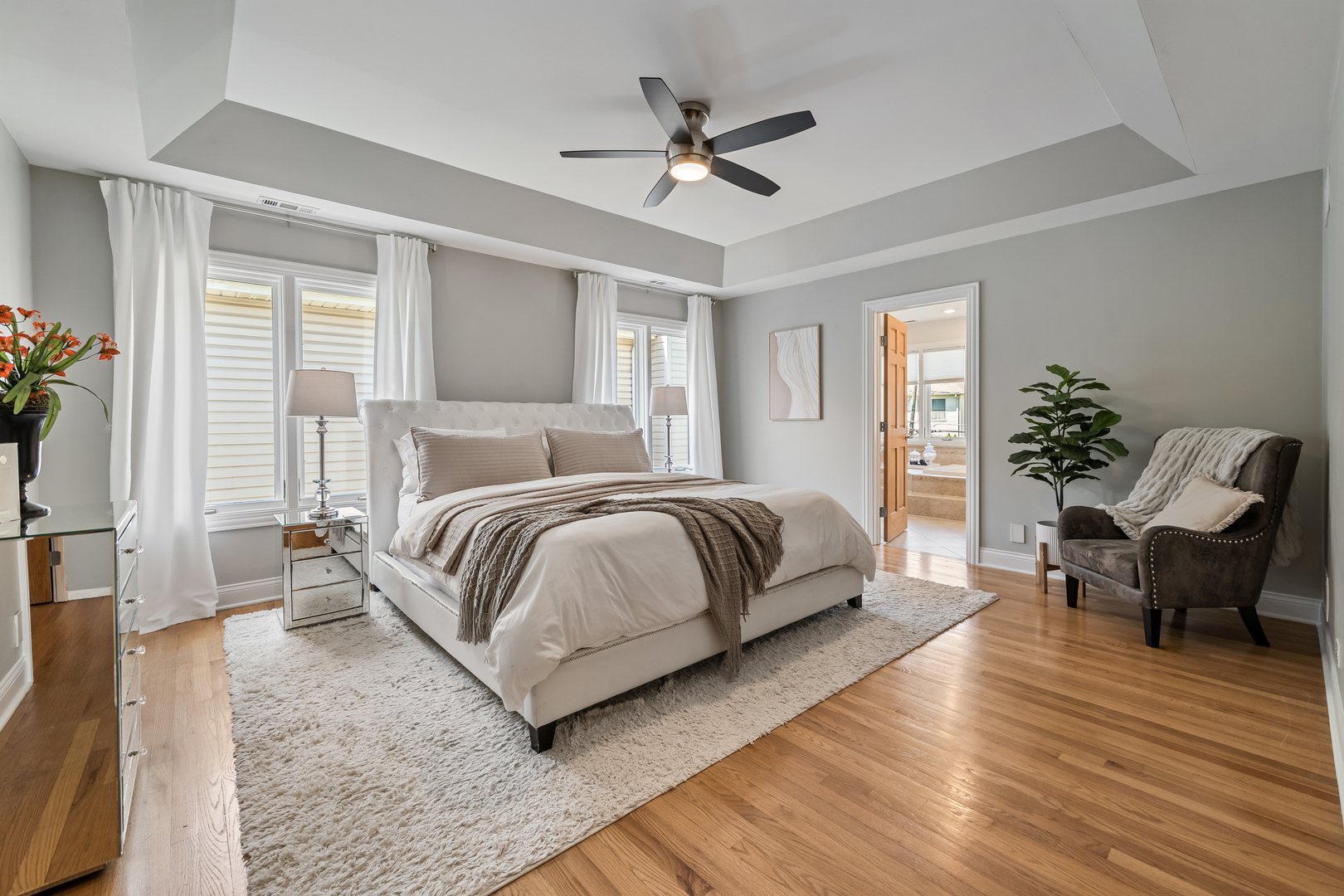 986 Red Oak Street Addison, IL 60101 - Photo 7 of 34