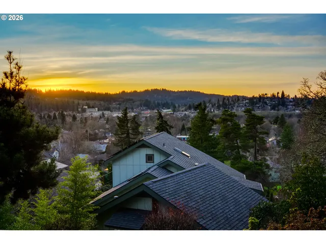 $575,000 | 2610-2620 Elinor Street, Eugene, OR 97403