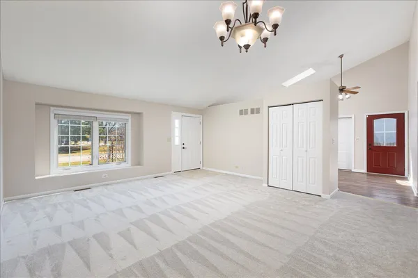 $549,999 | 2725 Springdale Circle, Naperville, IL 60564