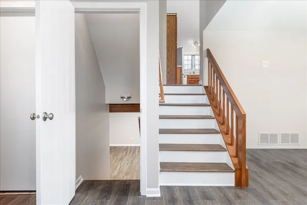 $549,999 | 2725 Springdale Circle, Naperville, IL 60564