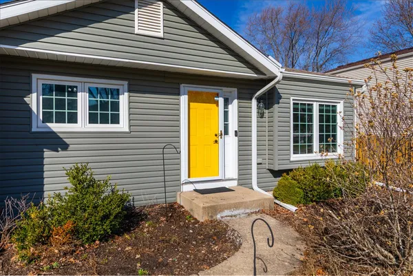 $549,999 | 2725 Springdale Circle, Naperville, IL 60564