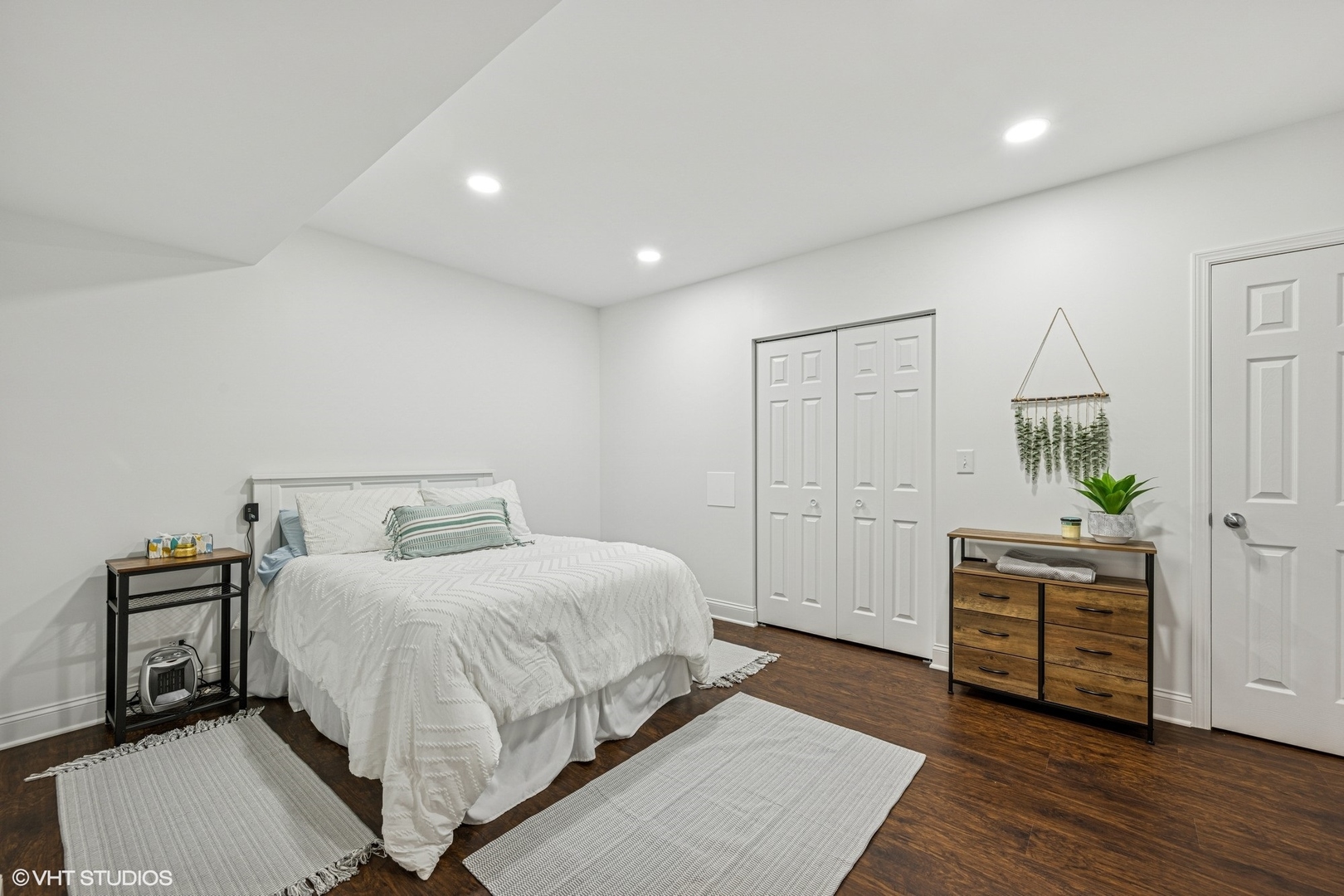 350 Sterling Circle Cary, IL 60013 - Photo 19 of 31 a bedroom with a bed and a dresser