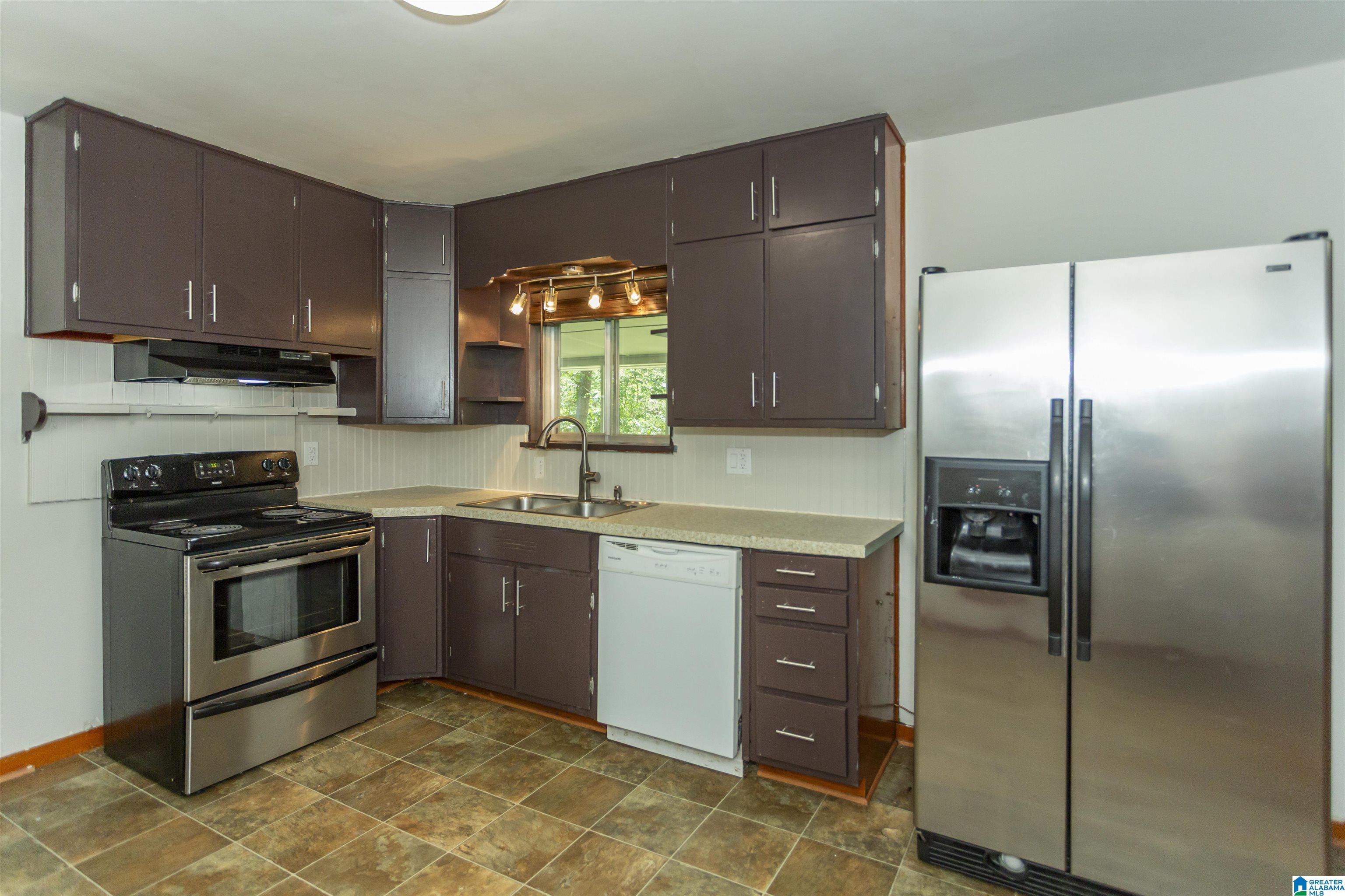 1025 Barnisdale Road Birmingham, AL 35235 - Photo 7 of 39