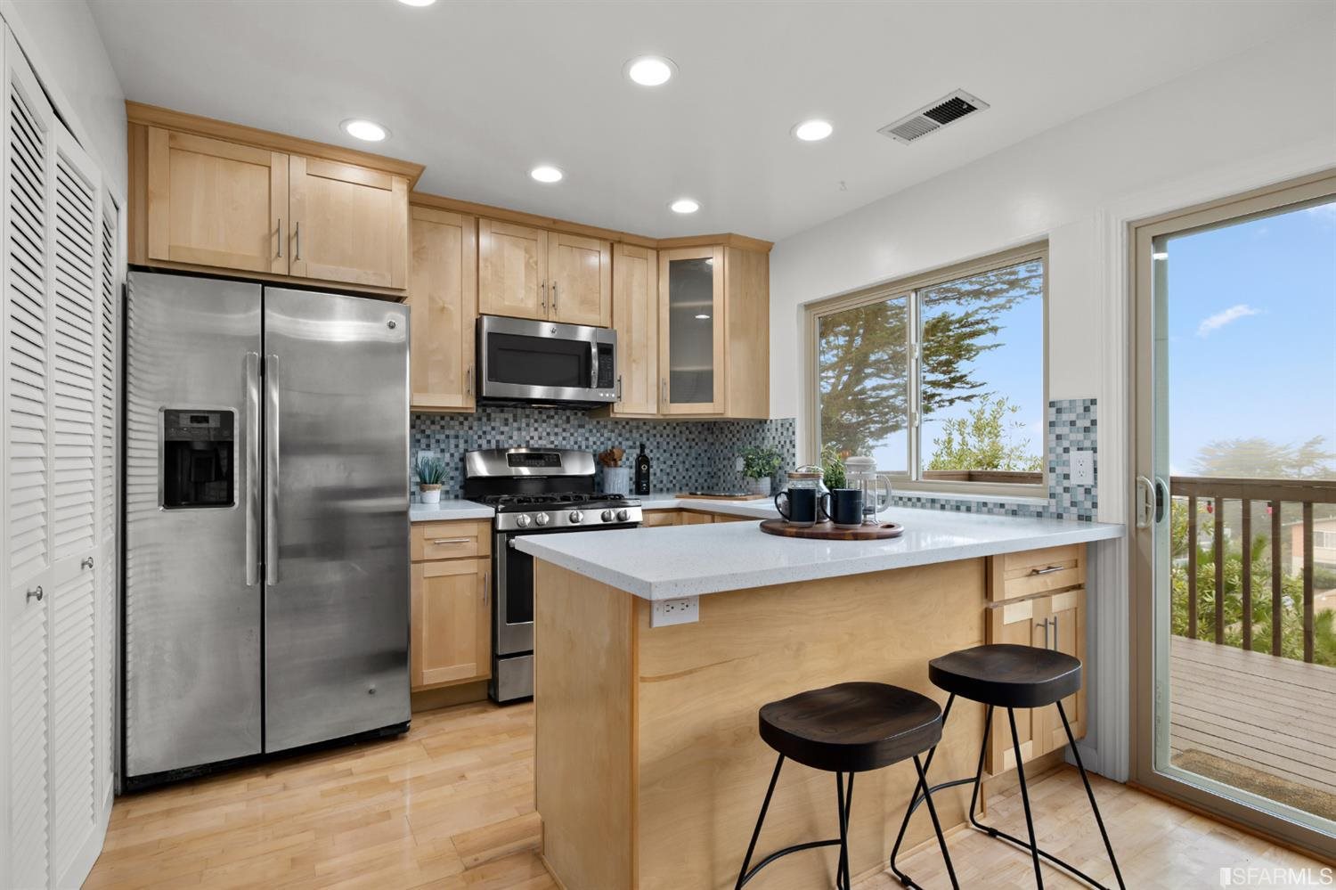 621 Hickey Boulevard, Unit C Pacifica, CA 94044 - Photo 8 of 25