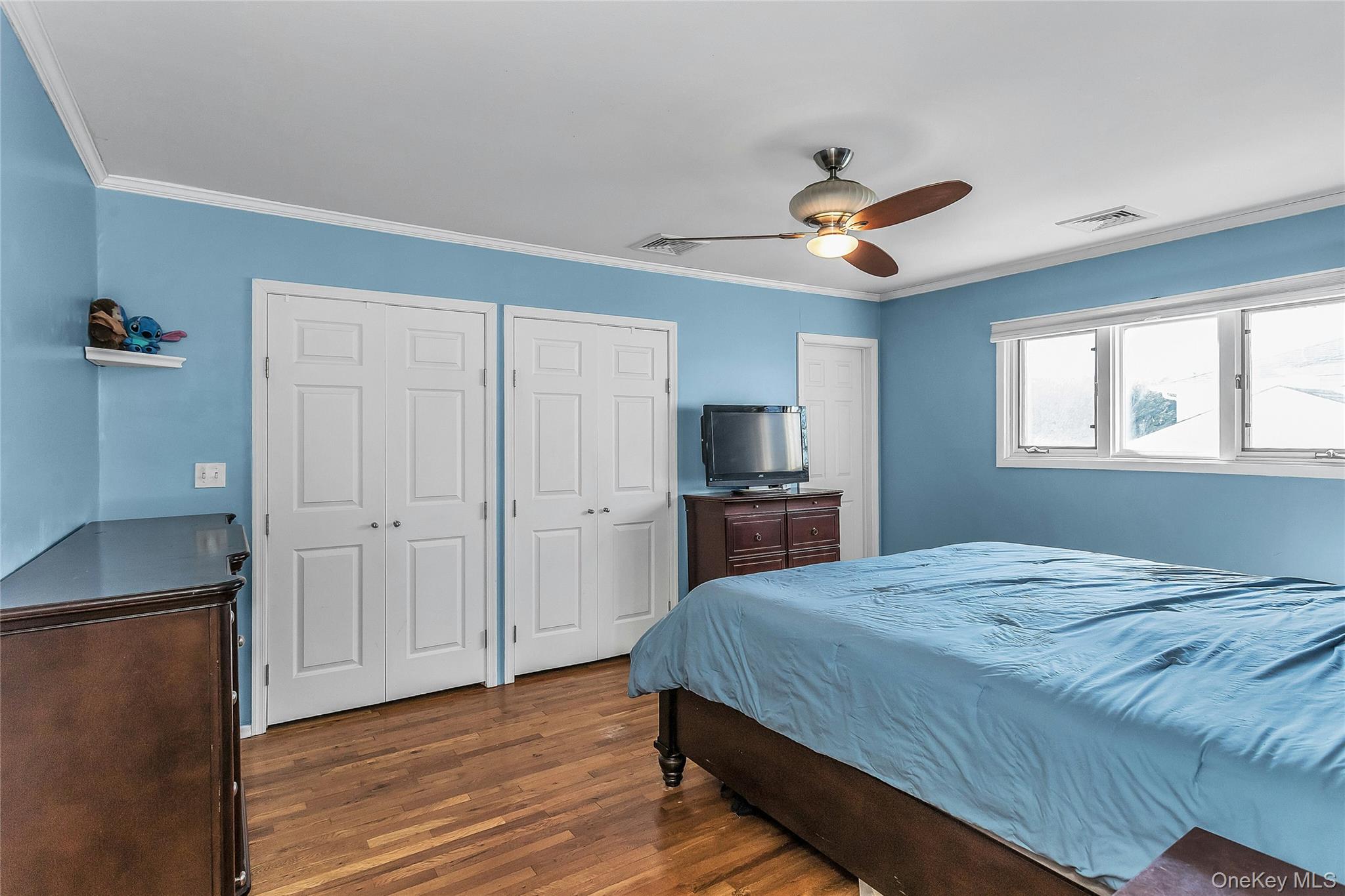 2066 Holland Way Merrick, NY 11566 - Photo 14 of 25