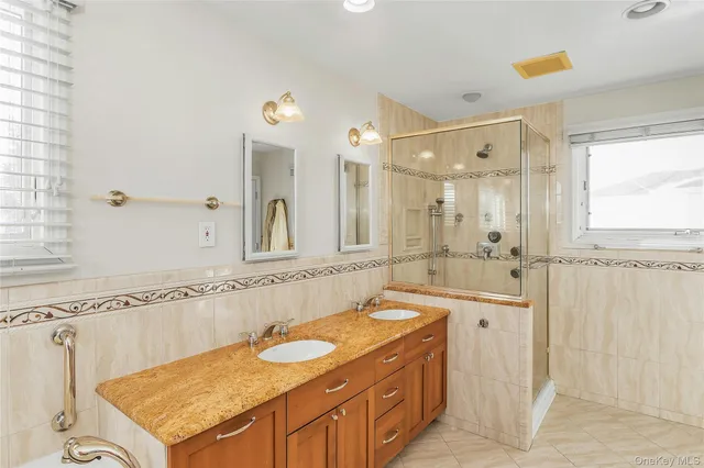 $899,000 | 2066 Holland Way, Merrick, NY 11566